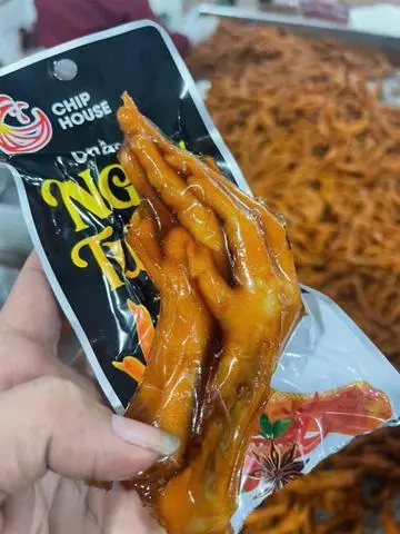 Hình ảnh Chân gà đôi tương thơm Chip House