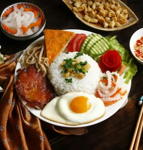 Hình ảnh Sườn Bì Chả Trứng