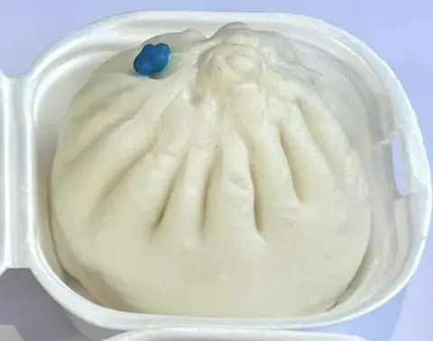 Hình ảnh Bánh bao 2 trứng cút