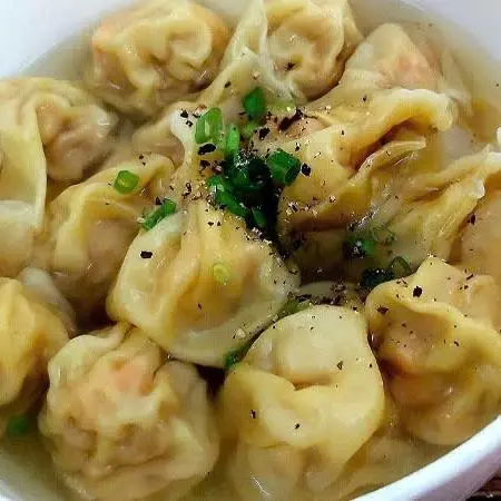 Hình ảnh Hoành thánh viên bò viên, da heo, trứng cút, huyết 