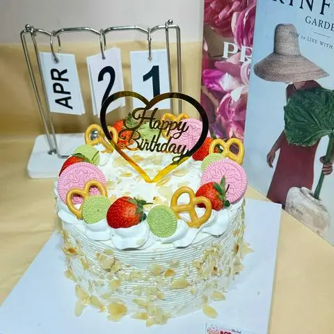Hình ảnh Bánh kem Bắp 12cm x10cm  ( mẫu ngẫu nhiên)