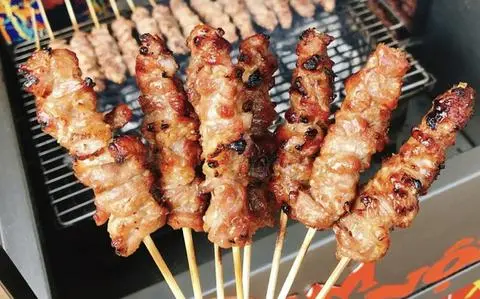 Hình ảnh Thịt gà xiên que (1 que)