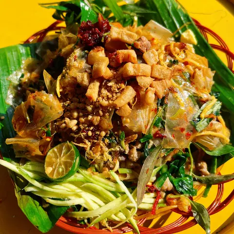 Hình ảnh Bánh tráng muối tỏi - tóp mỡ