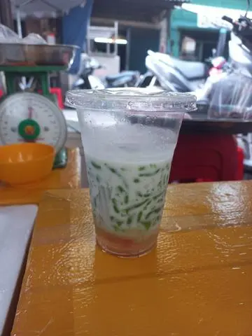 Hình ảnh Chè bánh lọt hạt lựu (nhỏ) 