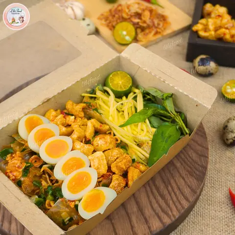 Hình ảnh Bánh Tráng Dẻo Trộn Mỡ Hành - Tóp Mỡ - 3 Trứng Cút