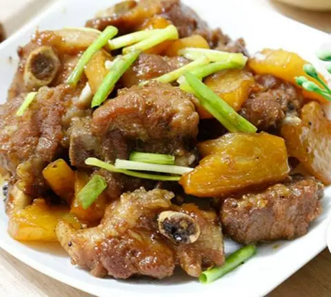 Hình ảnh CƠM SƯỜN NON KHO THƠM+CANH RONG BIỂN