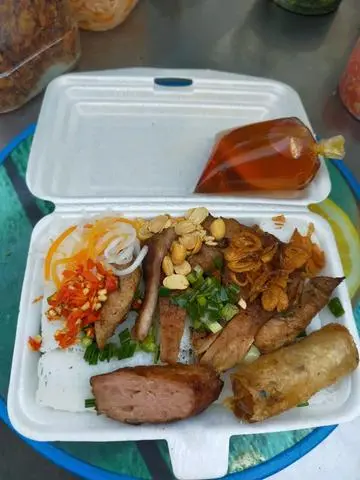 Hình ảnh Bánh Hỏi Thịt Nướng Thập Cẩm 