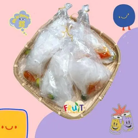 Hình ảnh Bánh tráng sa tế muối tắc -  Xâu 5 bịch