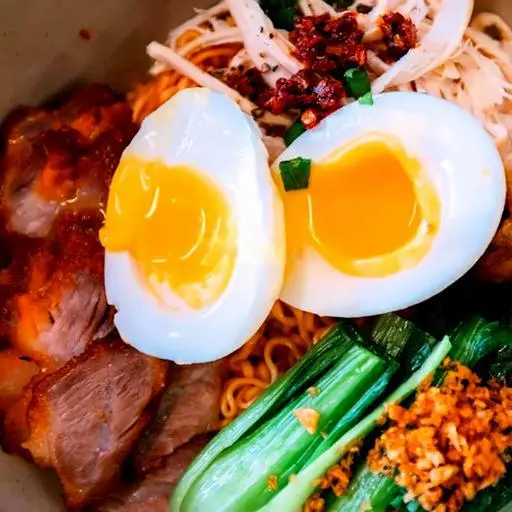 Hình ảnh Mì Trộn Tóp Mỡ Xá Xíu Trứng Lòng Đào