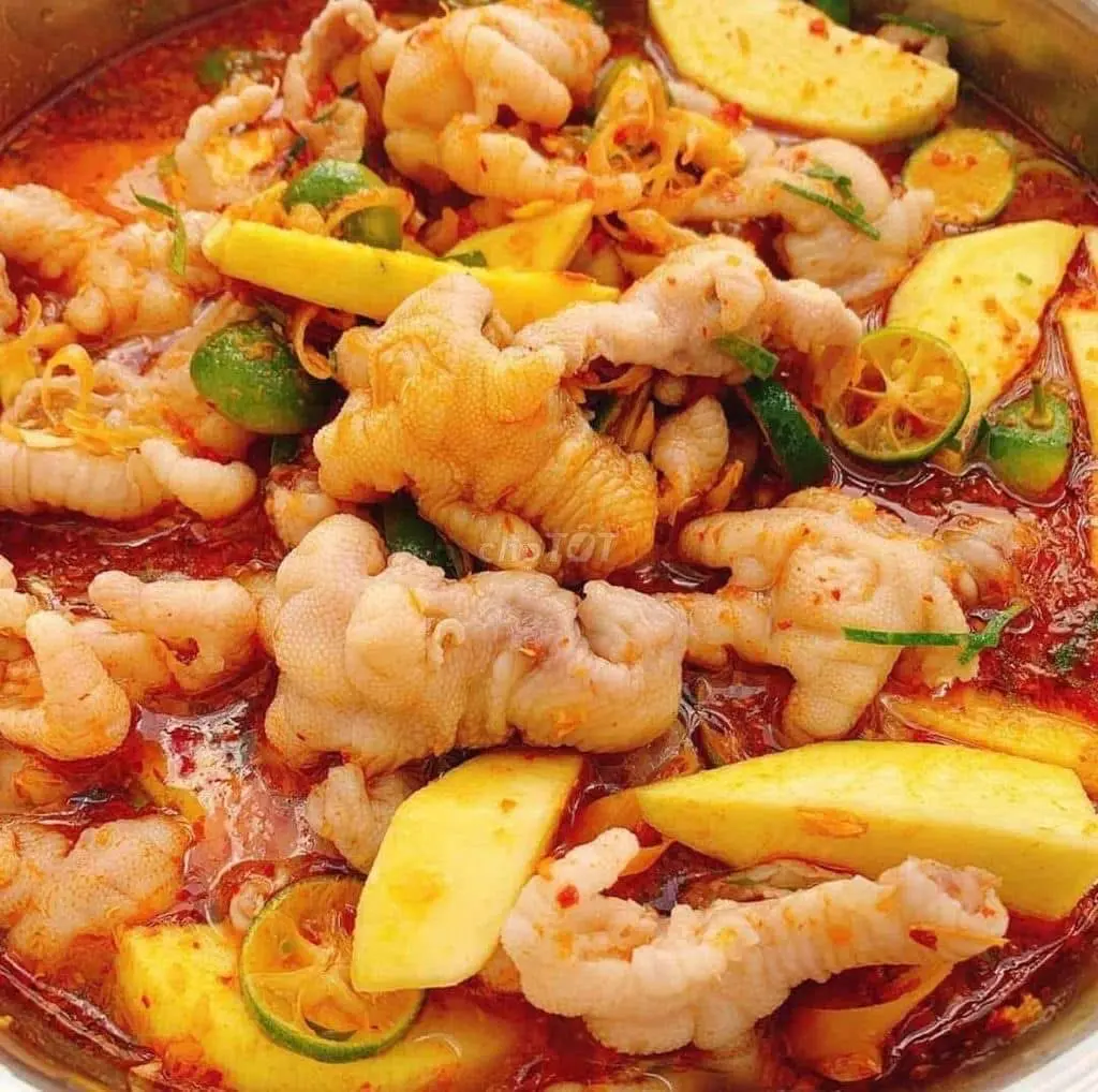 Hình ảnh Chân Gà Rút Xương Sốt Thái Mix Xoài -  phần lớn