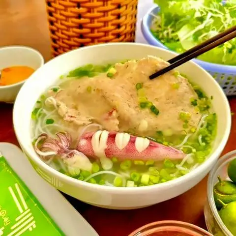 Hình ảnh Bún quậy cá - mực