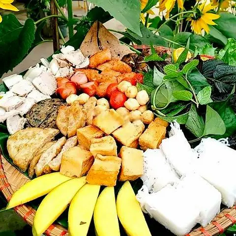 Hình ảnh Bún đậu thập cẩm cả làng ăn