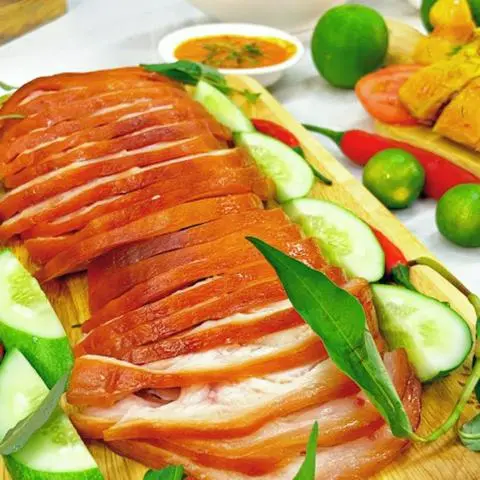 Hình ảnh Giò Heo Rút Xương Ủ Muối 750gr