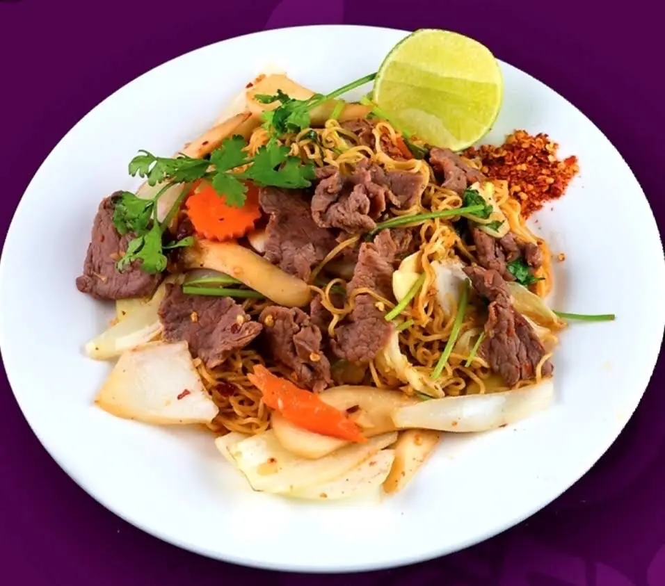 Hình ảnh MÌ XÀO BÒ + Tặng 1 Ly Coca