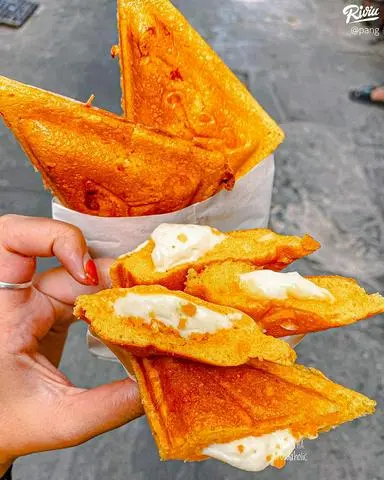 Hình ảnh Hotdog phô mai tan chảy - phô mai lát
