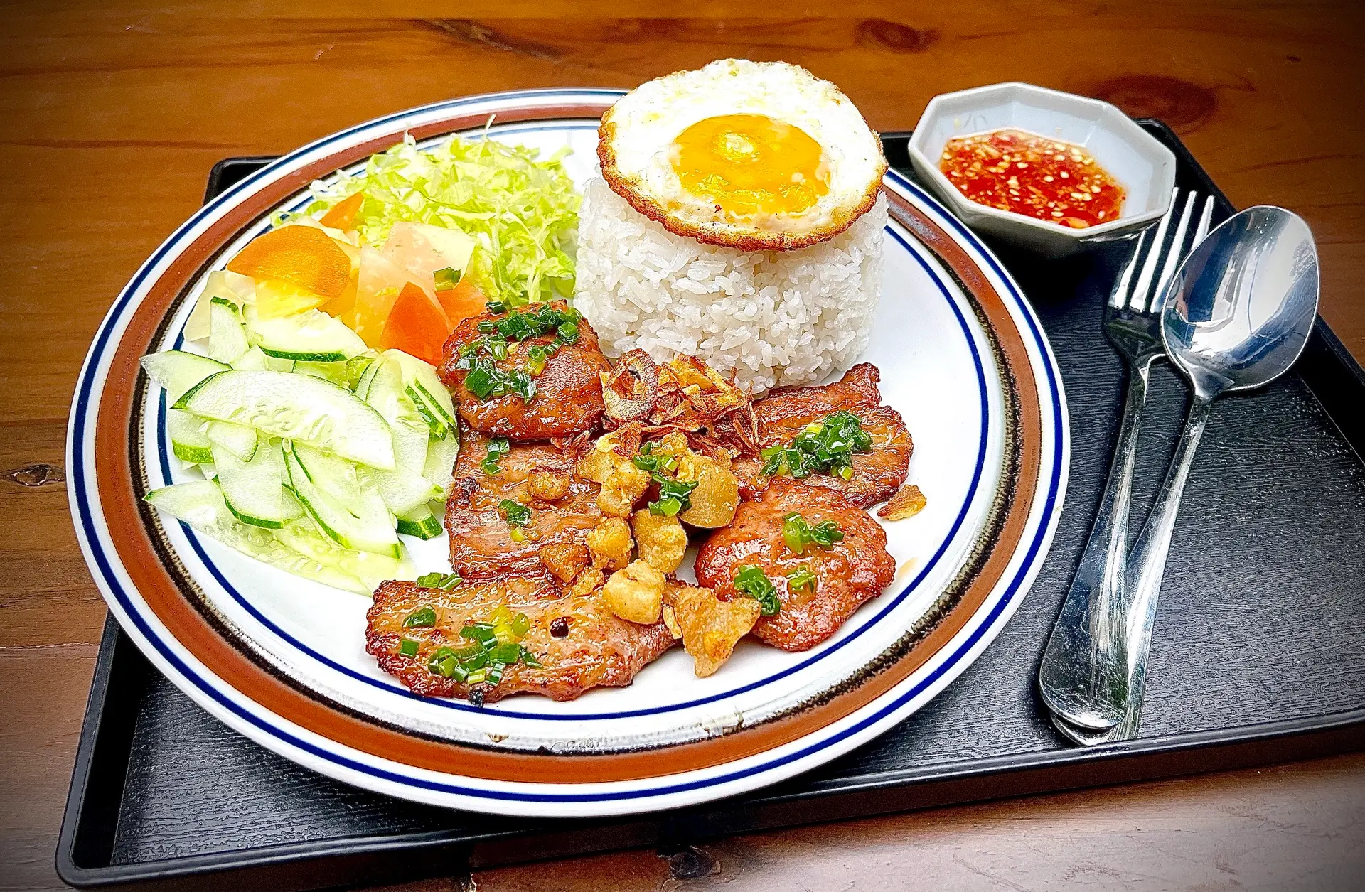 Hình ảnh Cơm trắng Thịt Nướng Ốp La