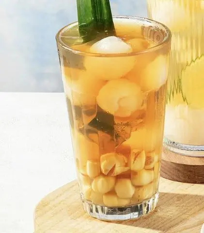 Hình ảnh Trà long nhãn hạt sen (700 ml)