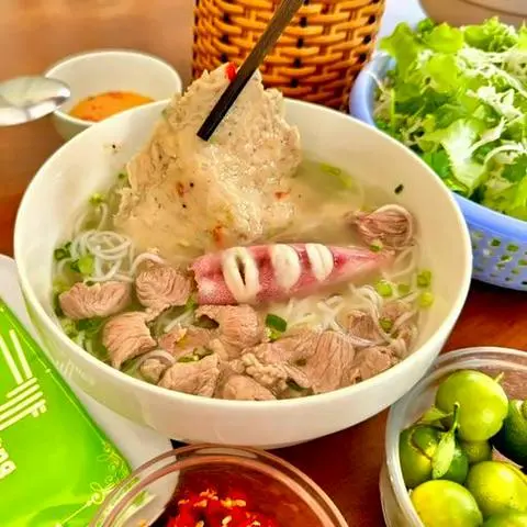 Hình ảnh Bún quậy - cá - bò - mực