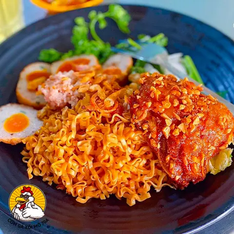 Hình ảnh mì trộn gà xối mỡ má đùi