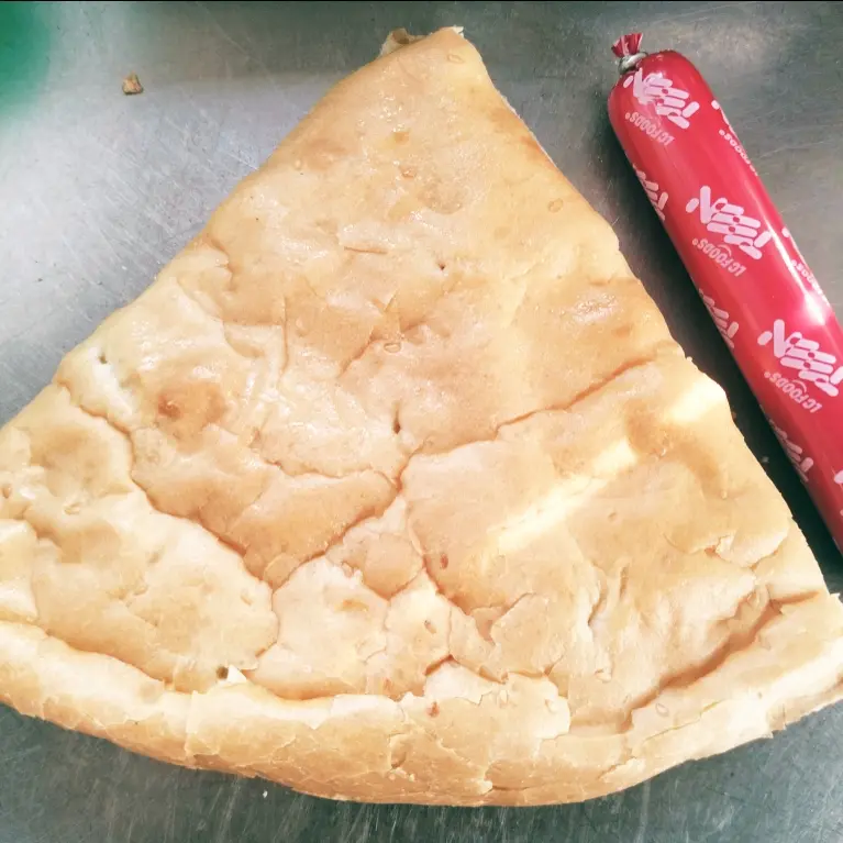Hình ảnh Bánh mì Thổ Nhĩ Kỳ tam giác (Thịt Heo+ xúc xích)