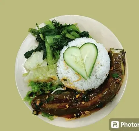 Hình ảnh Cơm Cà Tím Mỡ Hành Chay