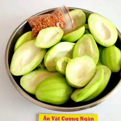 Hình ảnh Xoài non gọt sẵn 500gr
