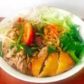 Hình ảnh Bún xào bò chả giò