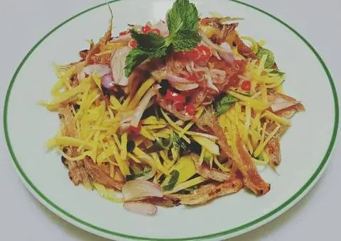 Hình ảnh Gỏi xoài khô cá dứa