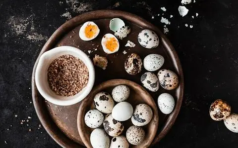 Hình ảnh TRỨNG CÚC HỒNG ĐÀO 
