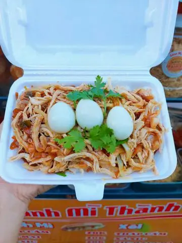 Hình ảnh Xôi Gà Xé 3 Trứng Cút ĐẶC BIỆT