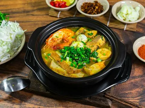 Hình ảnh Bánh Canh Thịt Cá, Chả, Tôm, Trứng Cút