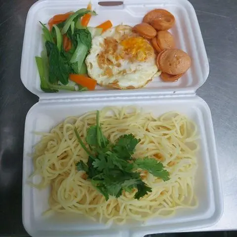 Hình ảnh mì ý xúc xích+ trứng