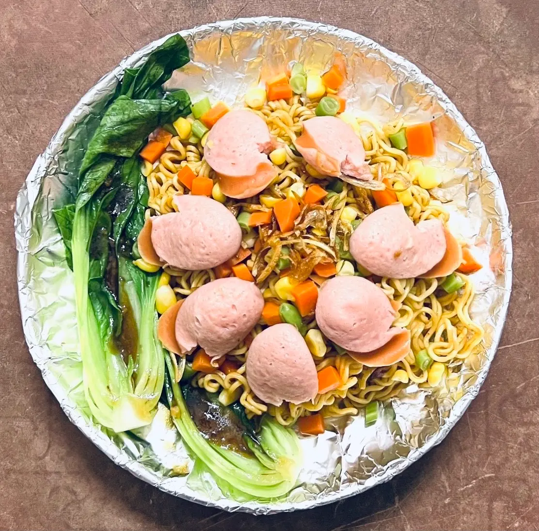 Hình ảnh Mì trộn xúc xích