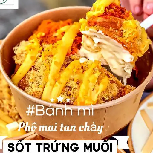Hình ảnh Bánh mì phô mai tan chảy sốt trứng muối