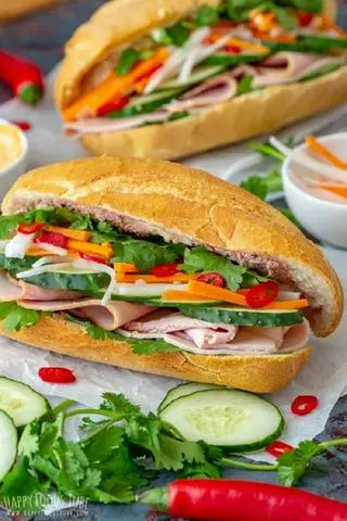 Hình ảnh Bánh mì thịt chả