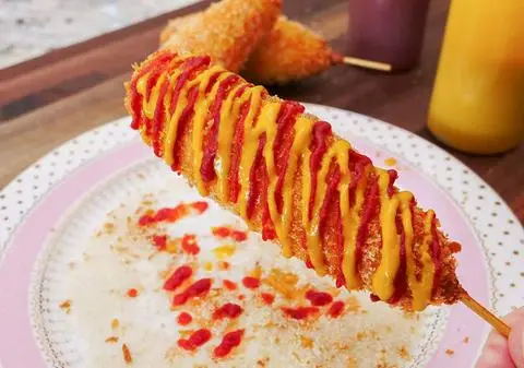 Hình ảnh Corn dog xúc xích phô mai