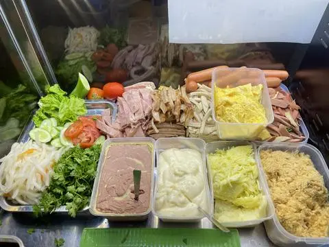 Hình ảnh Bánh Mì Que Xúc Xích + phô mai sợi( cheese)