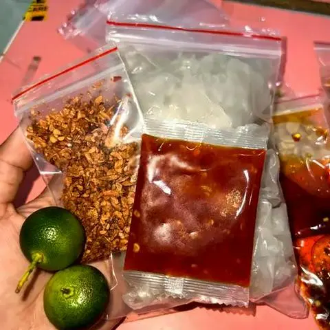Hình ảnh Bánh tráng phơi sương chấm ớt rim - tắc