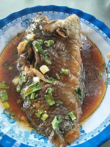 Hình ảnh cơm cá rô kho tộ 