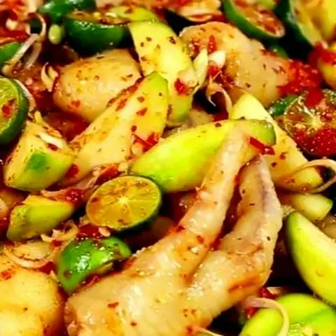 Hình ảnh Chân gà rút xương lắc cóc xoài 500gr