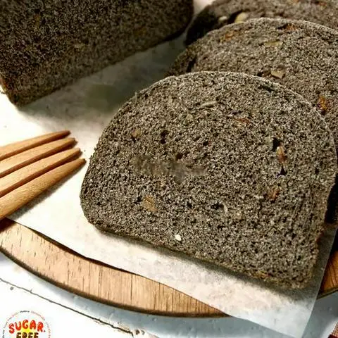 Hình ảnh Bánh mì than tre nguyên cám 500g