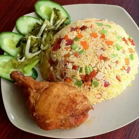 Hình ảnh Cơm chiên đùi gà rán