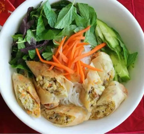 Hình ảnh Bún Chả Giò