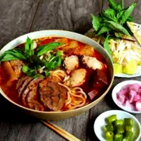 Hình ảnh Bún Bò Tái Chả