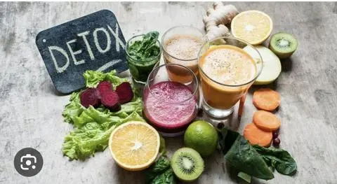 Hình ảnh Detox 6: Cần + Táo + Gừng + Dâu 