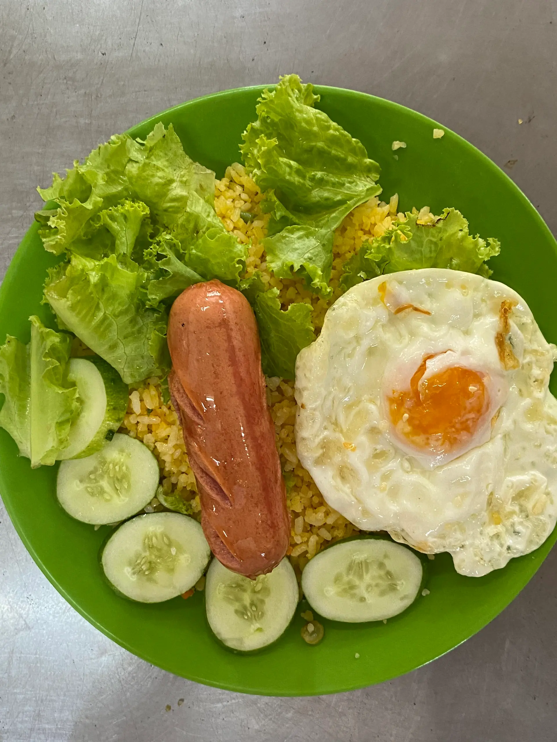 Hình ảnh Cơm trứng ốp la xúc xích