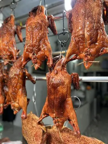 Hình ảnh Combo Vịt Quay Nguyên Con + Bánh Bao Trắng (12 cái)