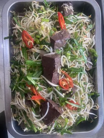 Hình ảnh Huyết xào giá hẹ