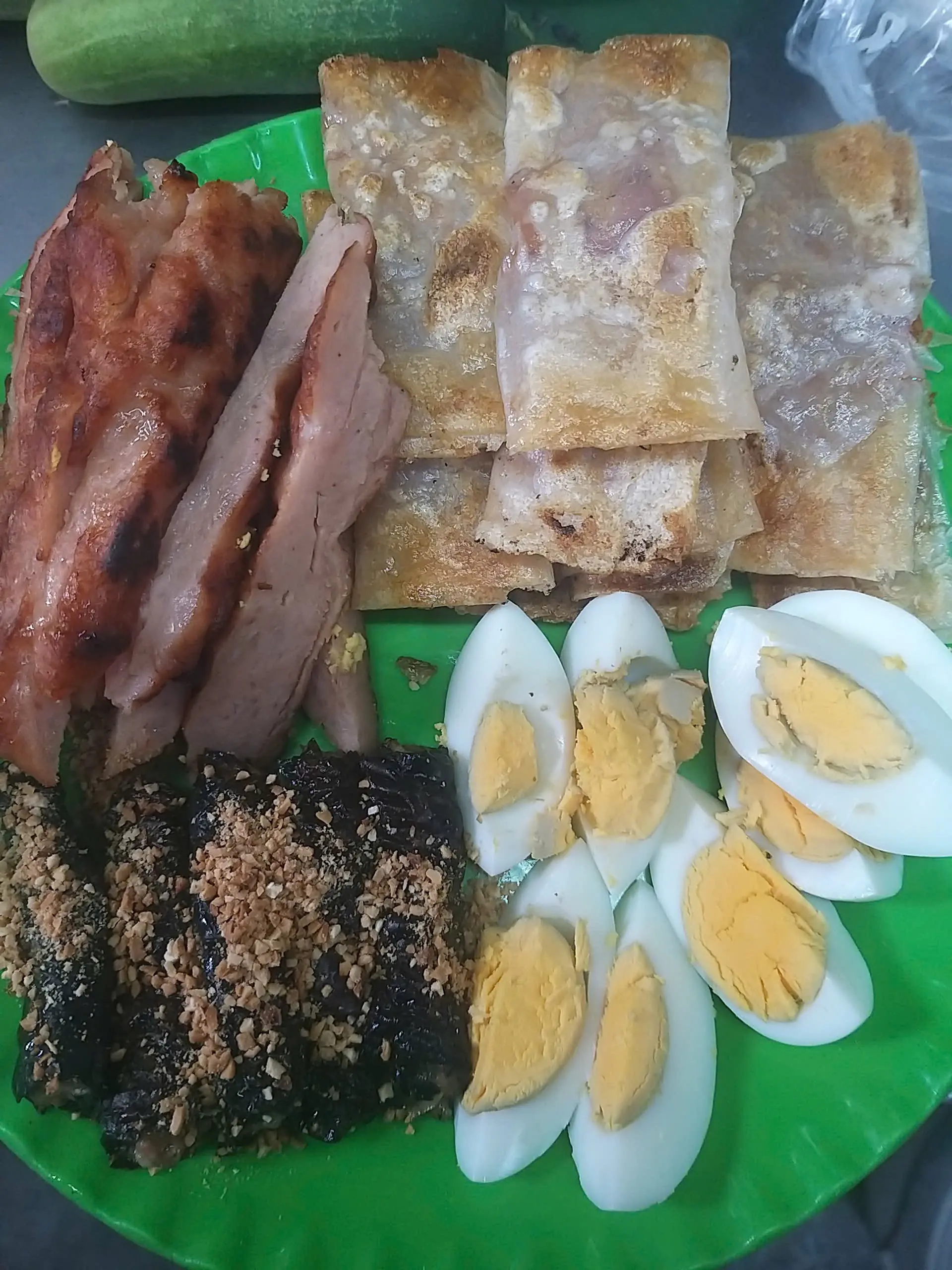 Hình ảnh MIX CHẢ LỤI, NEM, BÒ LÁ LỐT