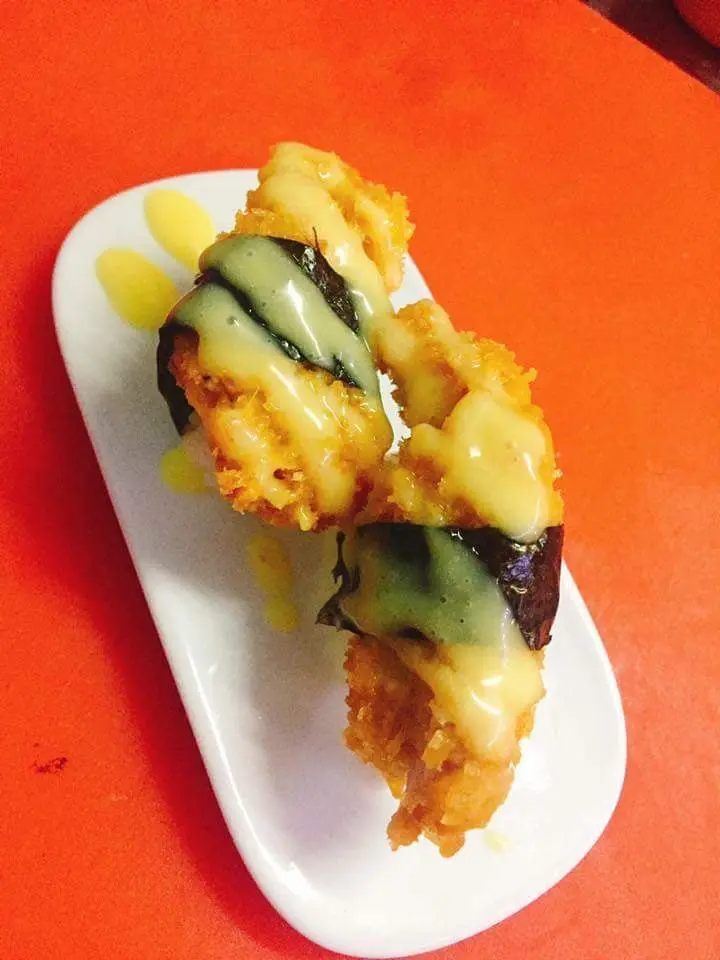 Hình ảnh Sushi heo sốt chanh leo